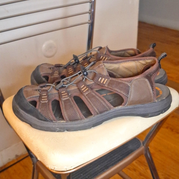 Men's Brown Docker's Sandals - Picture 2 of 8